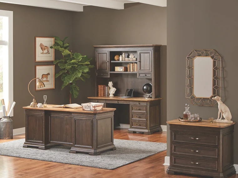 Traditional Executive Suite – Classic desk with credenza and hutch.